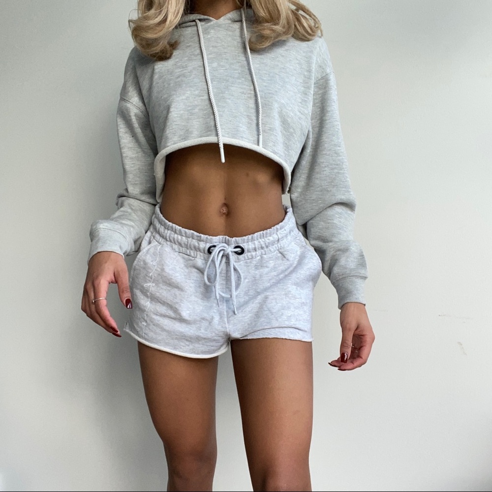 🕊Forever 21 Cut Off Crop Hoodie🕊 - Picture 1 of 5